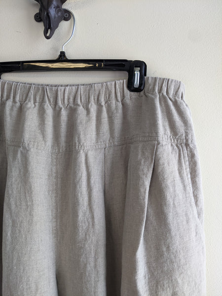 Cropped Plus-Size Linen Trousers