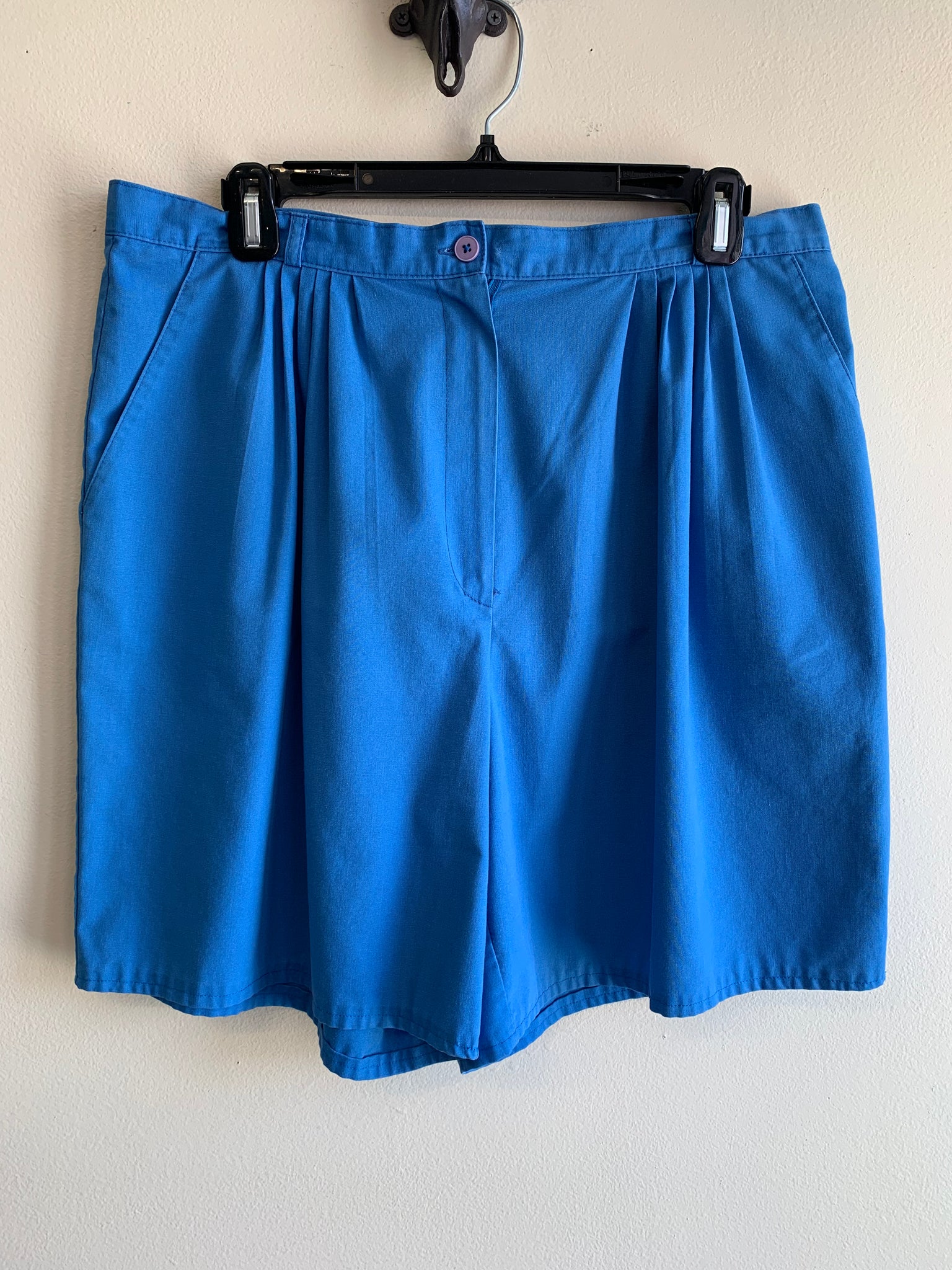 Pleated Blue Shorts - L