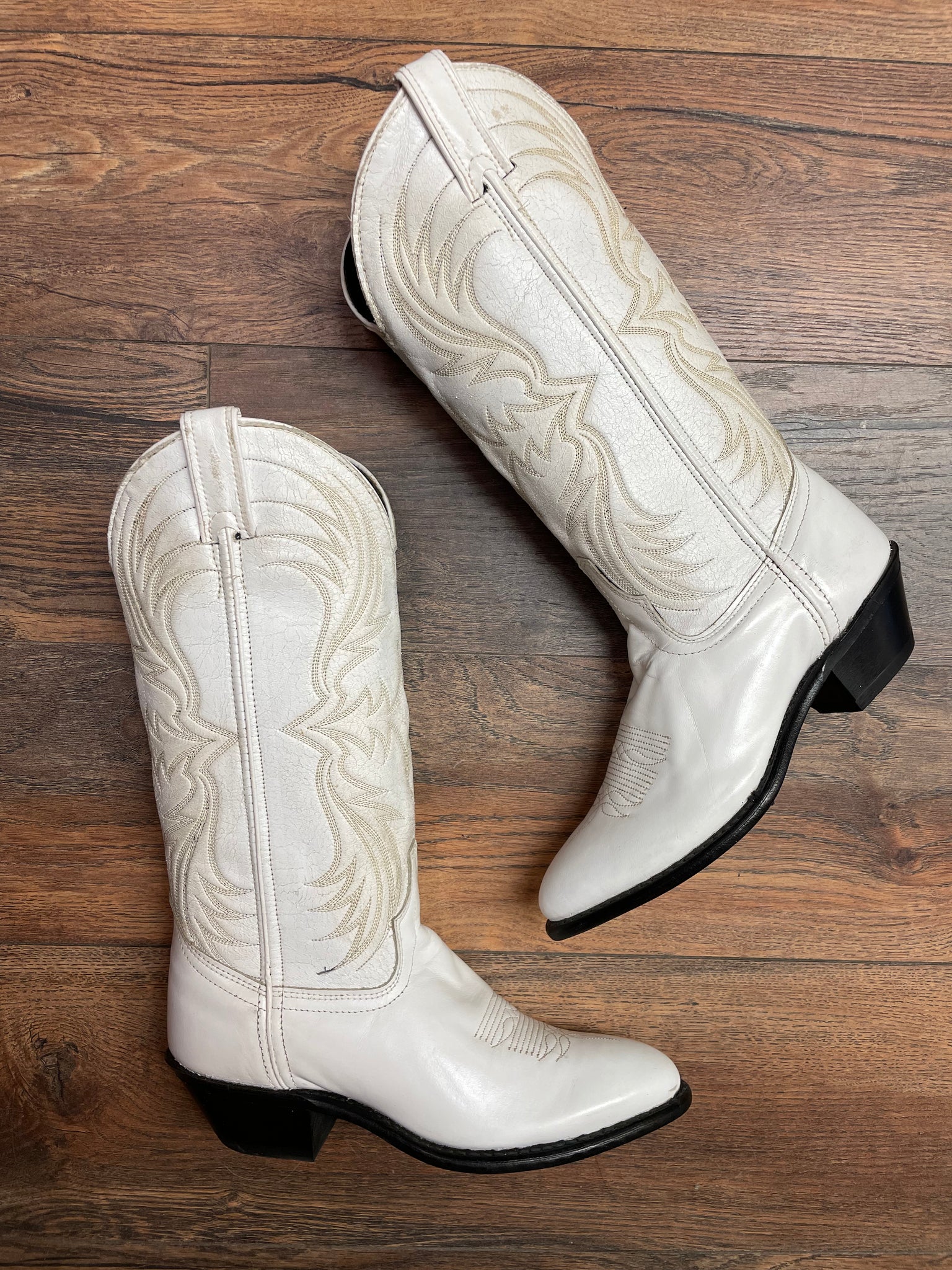 White Laredo Cowboy Boots - W5.5